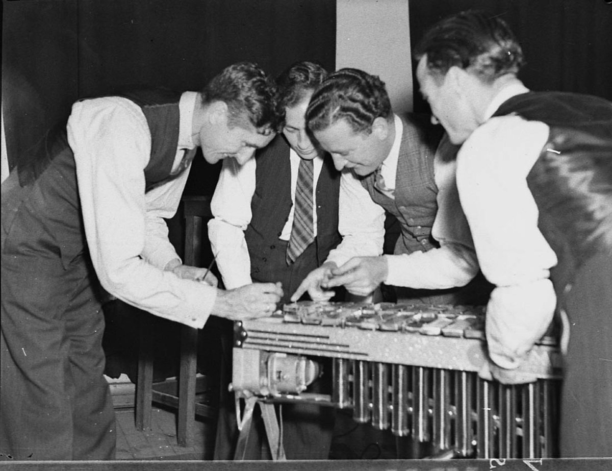 Dudley Cantrell Band at Columbia Gramophone Co (1937)