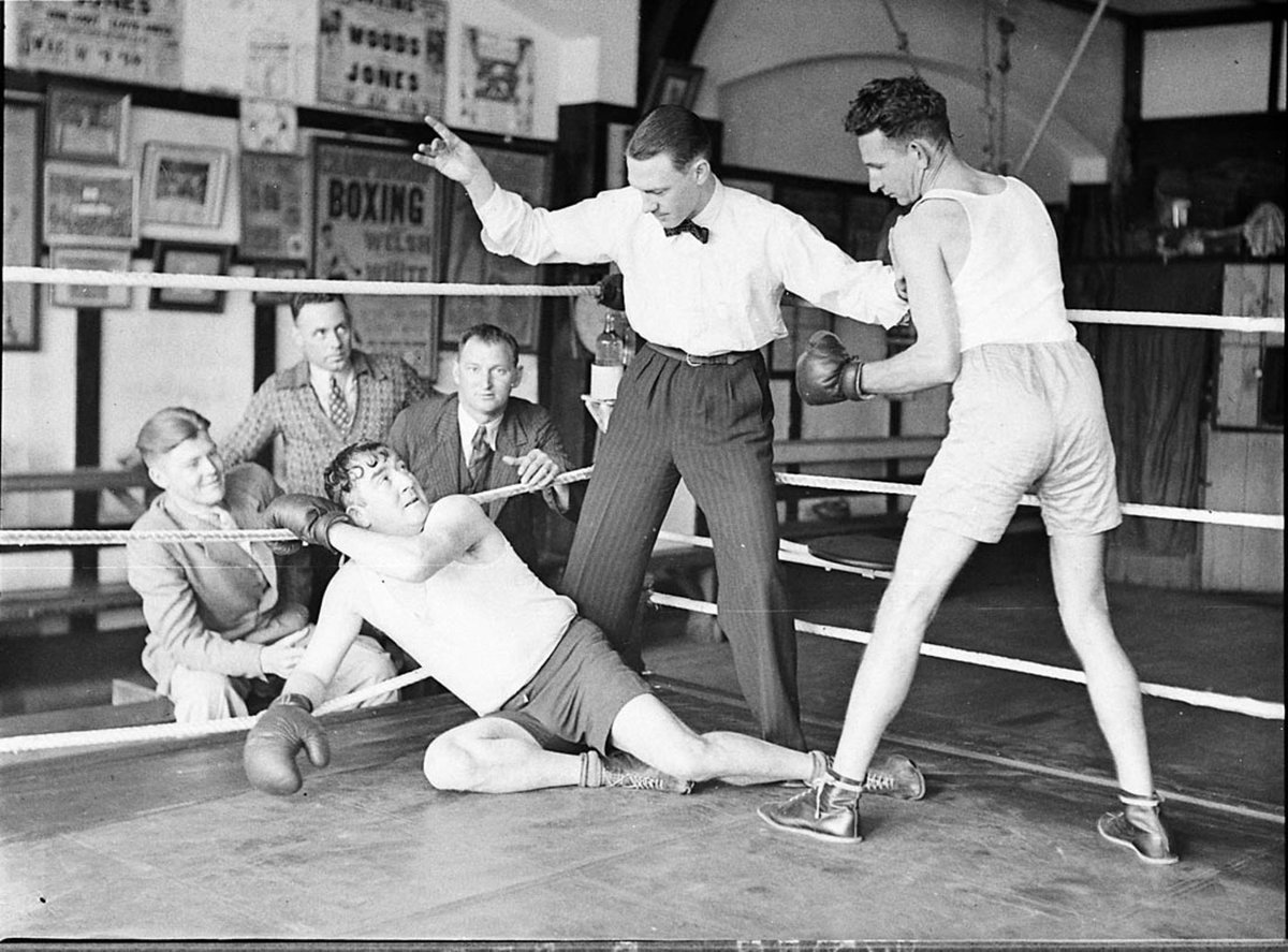 Dunleavys Gym (1936)