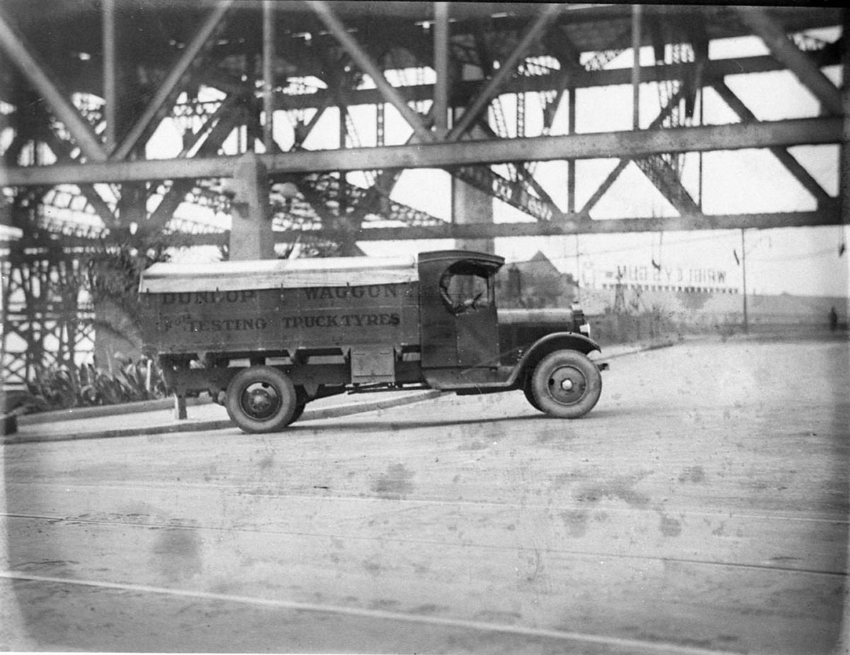 Dunlop wagon for testing truck tyres (1930–31)