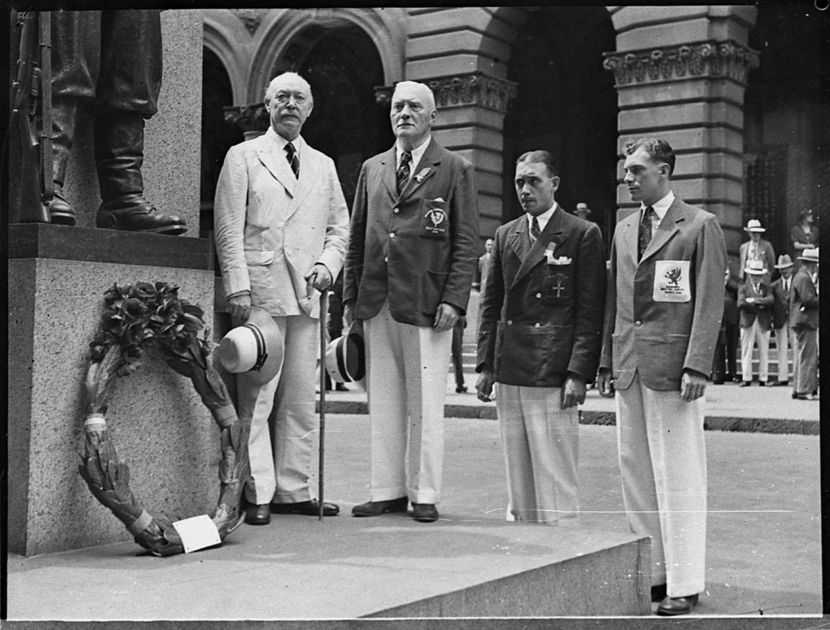 Empire Games representatives at Cenotaph, Sydney city centre (1938)