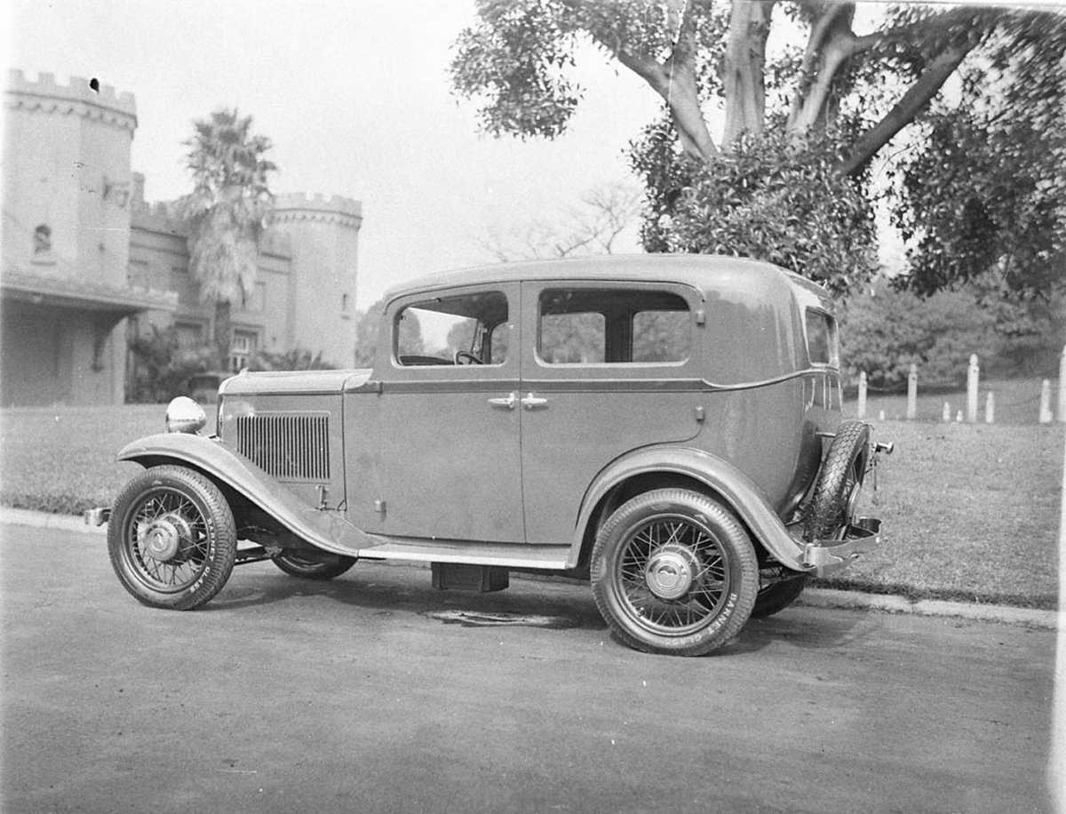 English Standard sedan (1930s)
