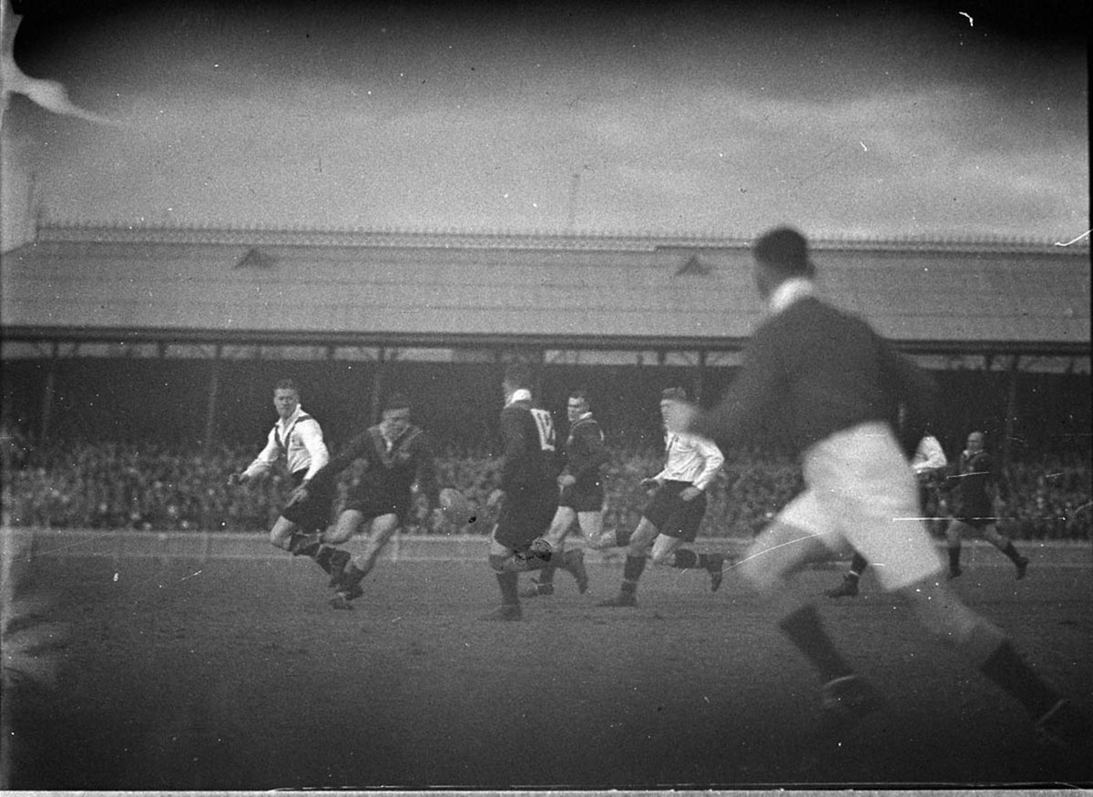 English footballers at SCG, Moore Park (1930s)