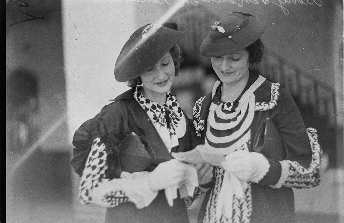 Fashions Betty and Melva McKendrick (1930s)
