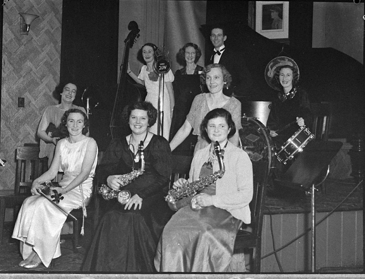 Female dance band 2UW at CTA Country Tennis Association (1937)