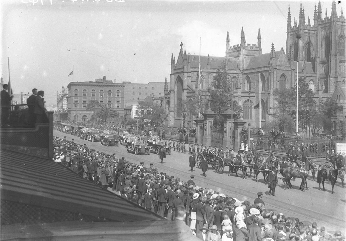 Fivehorsedrawn guncarriage leads State funeral of Governor Sir Walter Davidson from St Andrews Cathedral along George Street, Sydney city centre (1923)