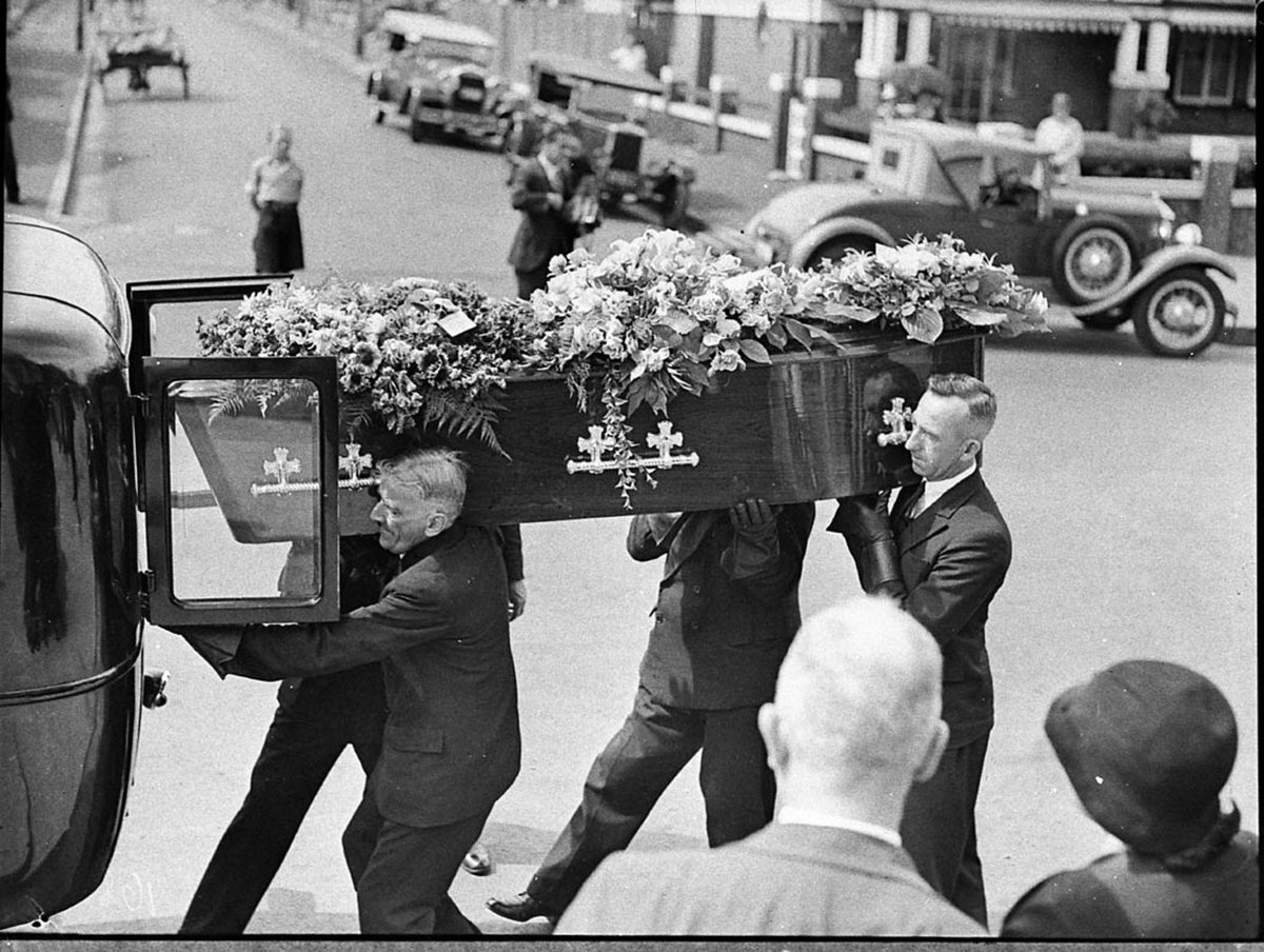 Flannery funeral (1935)