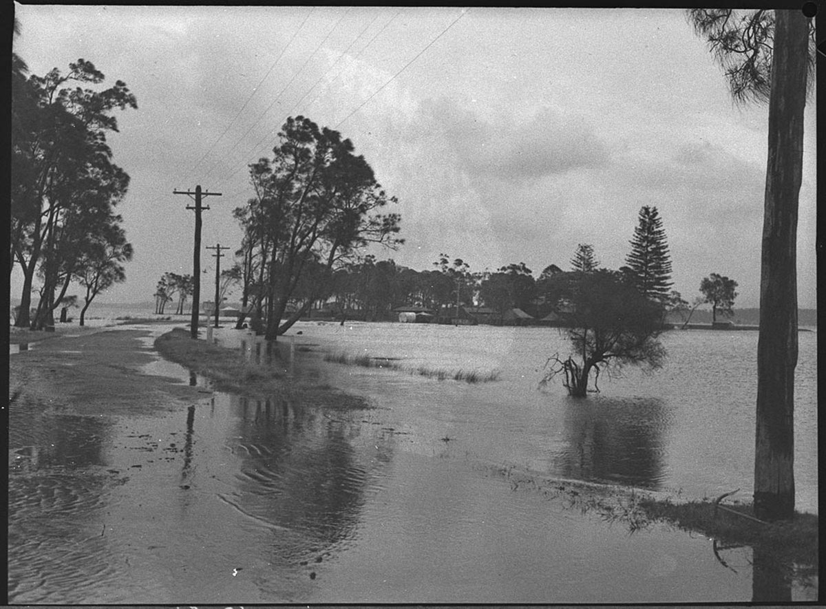 Flood scenes Belmont (1952?)
