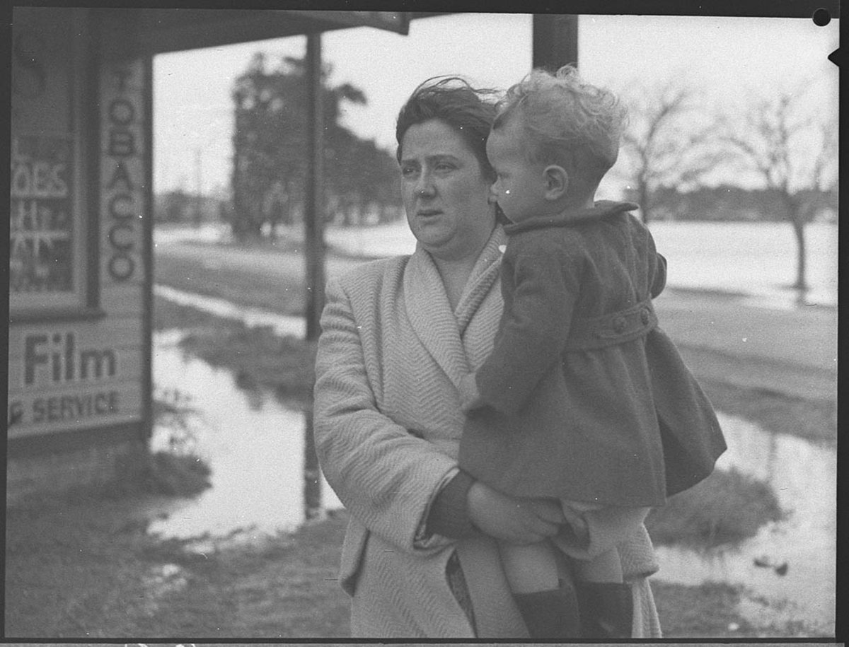 Flood scenes Belmont (1952?)