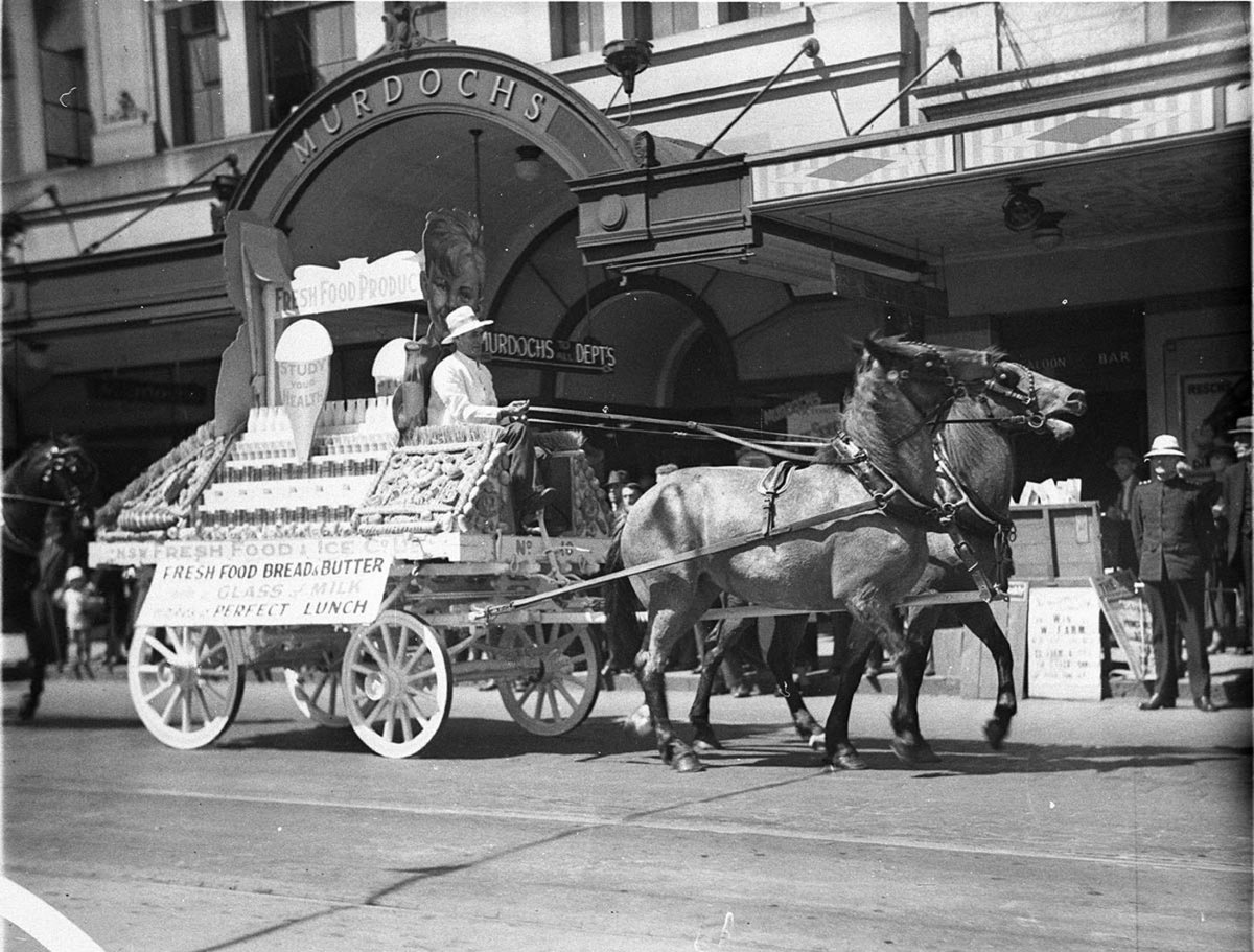 Fresh Food Ice Companys float (1930s)