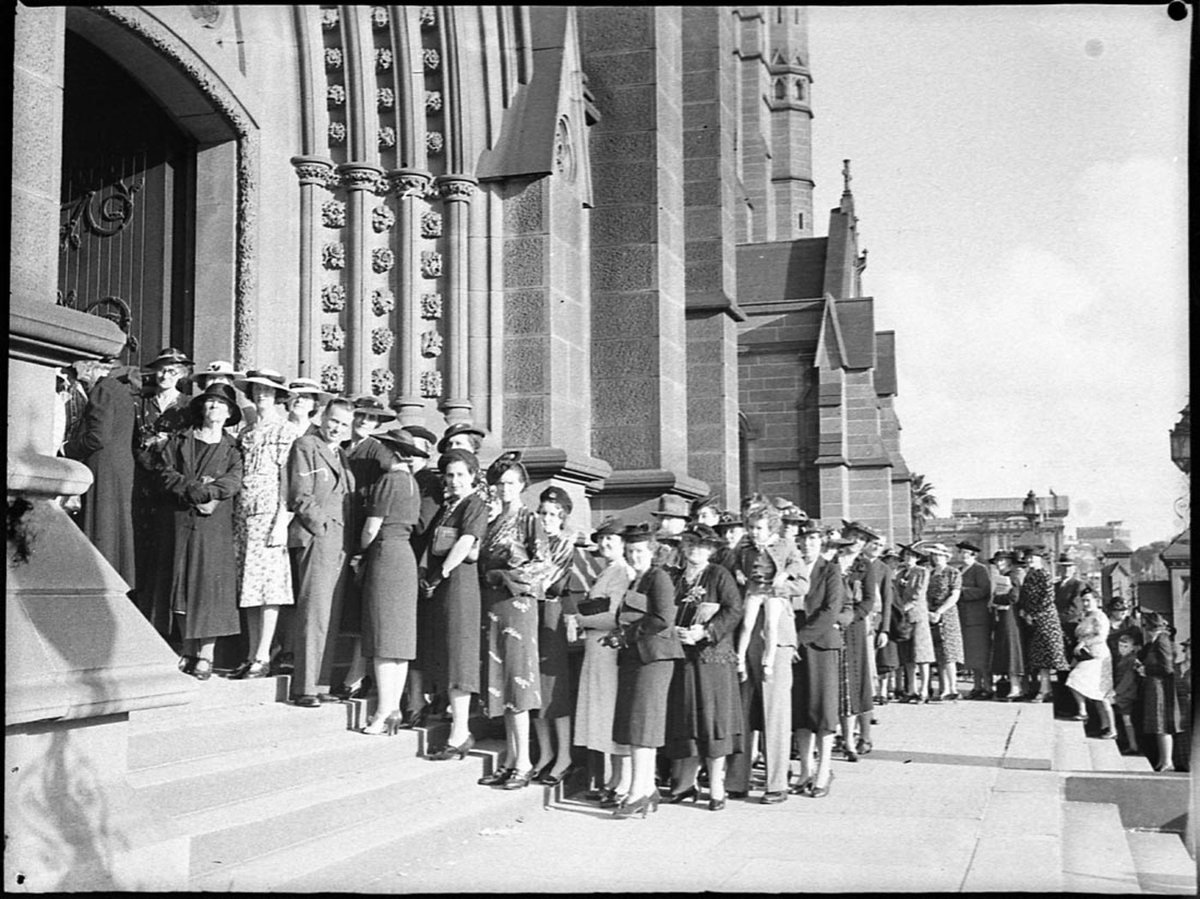 Funeral of Hon JA Lyons Requiem Mass at St Marys, Sydney city centre (1939)