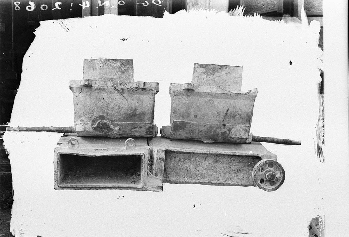 Furnace crucibles (1930s)