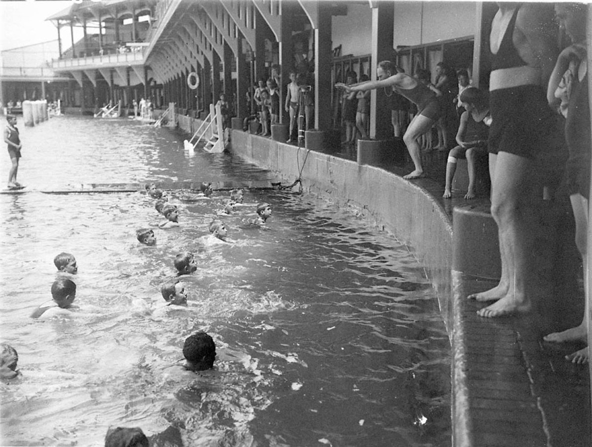General view of the Baths (1930s)