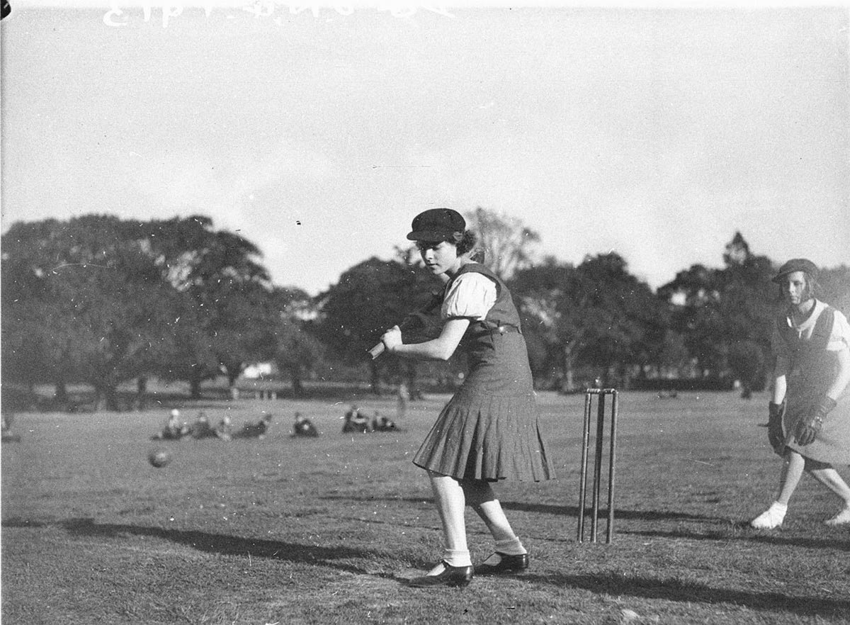 Girls vigoro at Moore Park (1930s)