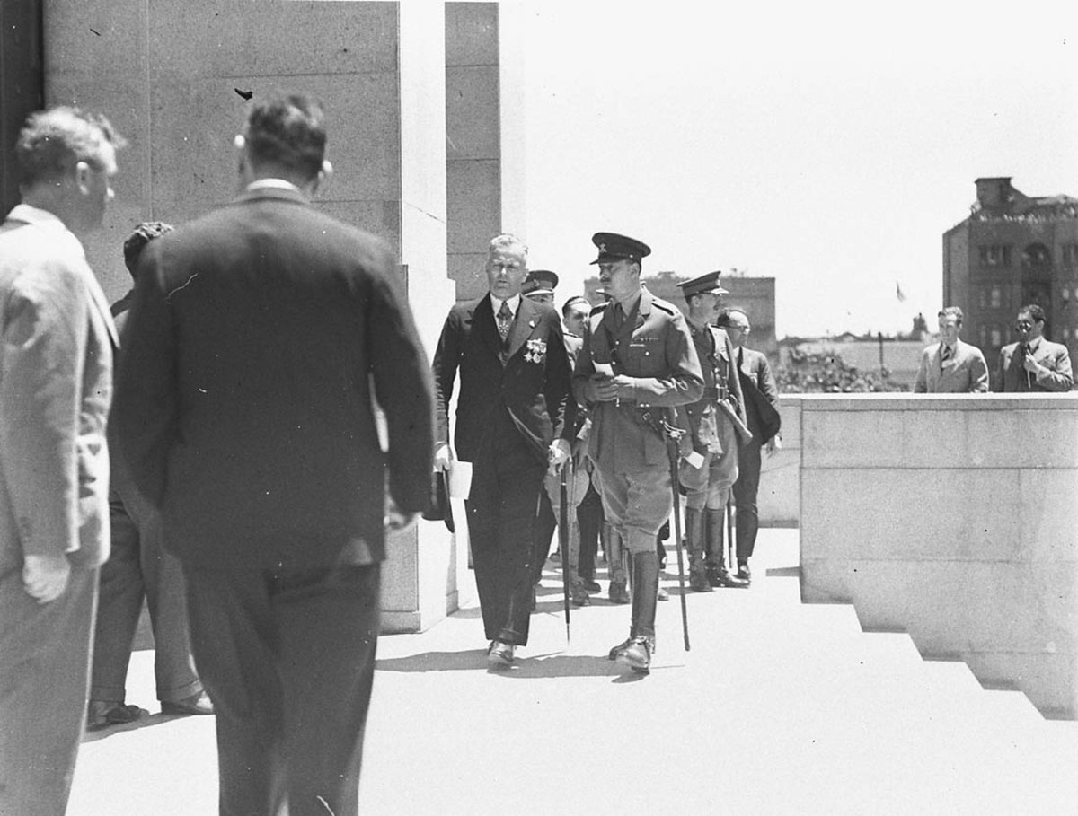 Gloucester with RSL Chief at the unveiling of the War Memorial, Sydney (1934)