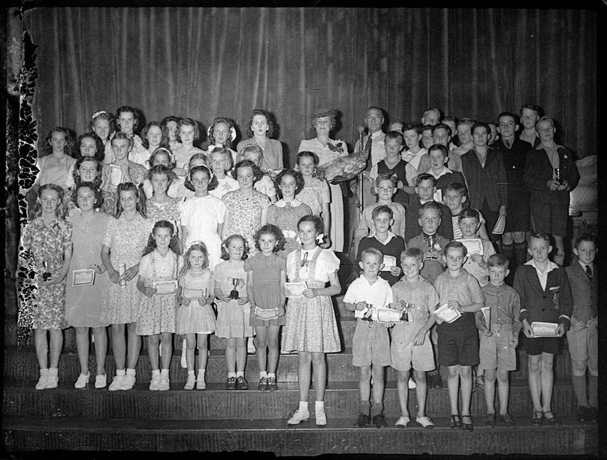 Grace Bros Christmas party (1946)