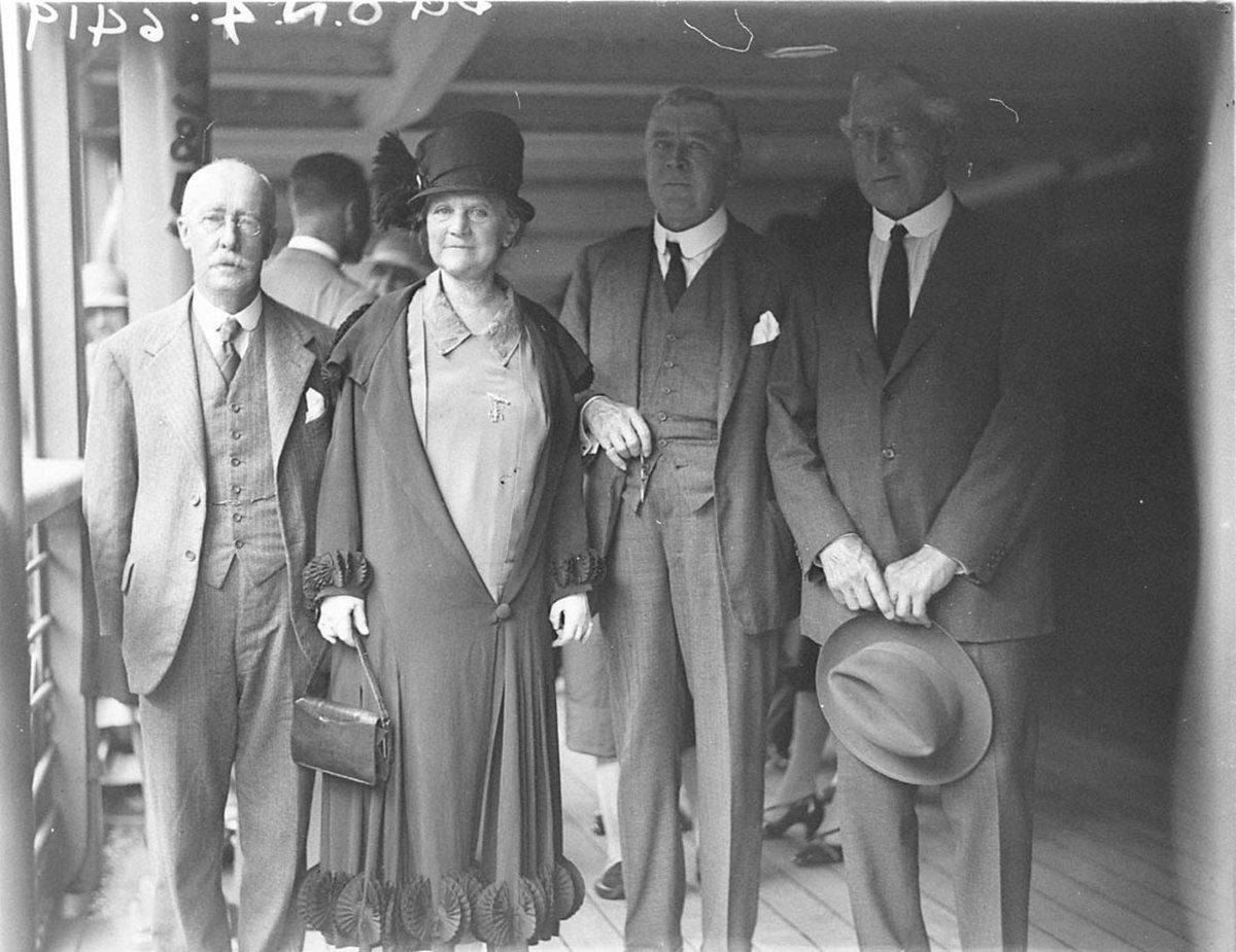 Group of Fairfax passengers on the Narkunda (1928)