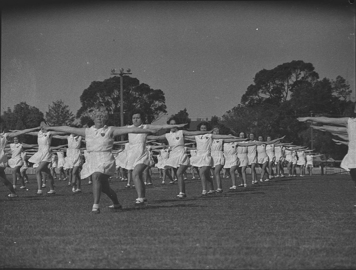 Gym girls display (1939)