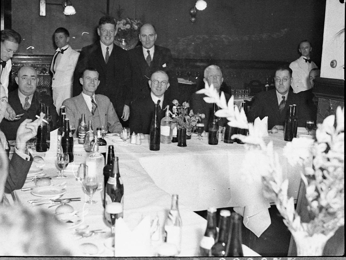 HC Sleighs dinner at Pettys Hotel, Sydney city centre (1937)