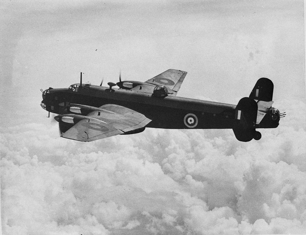 Handley Page Halifax bomber copy negative (1942–43)