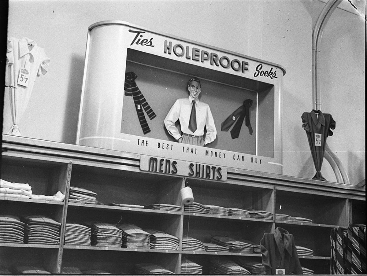 Holeproof displays (1948)