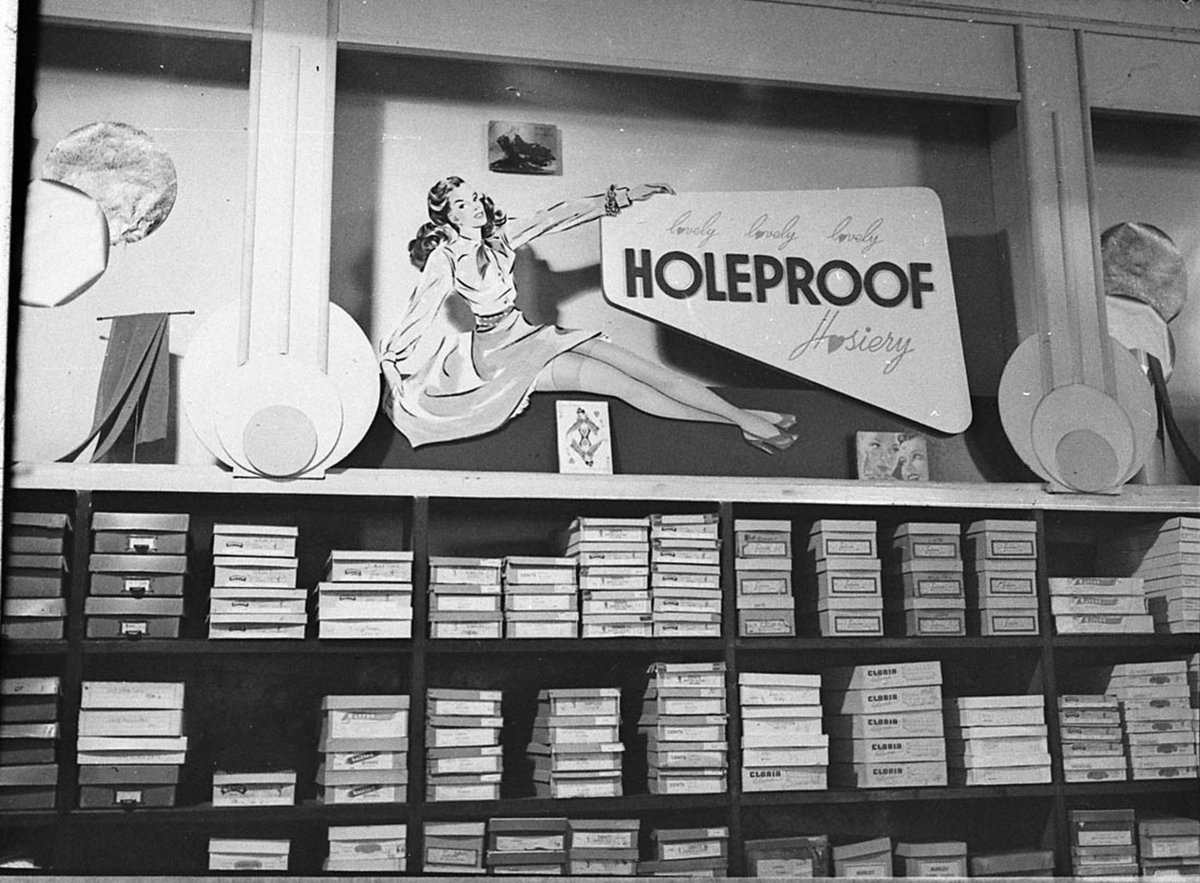 Holeproof hosiery display (1948)