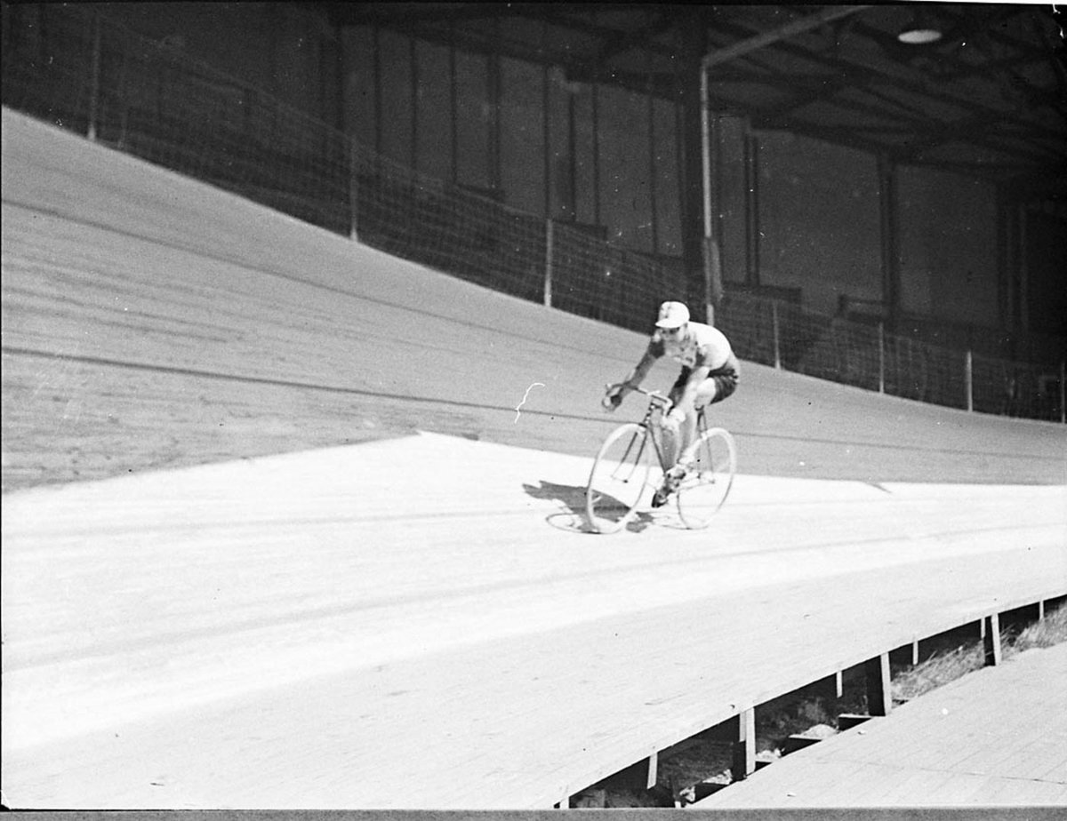 Hubert Oppermans 24 hour unpaced world record ride Sports Arena taken for Bruce Small Ltd (1940)