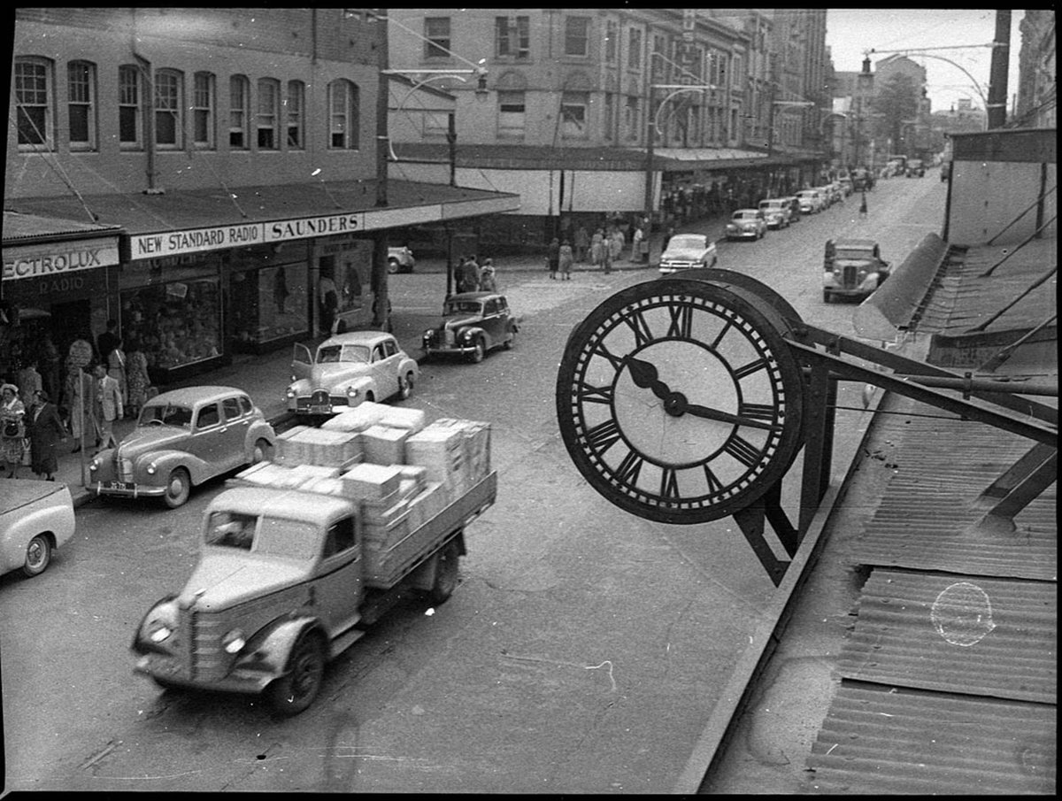 Hunter Street betwen Newcomen and Wolfe Streets, Sydney city centre (1952)