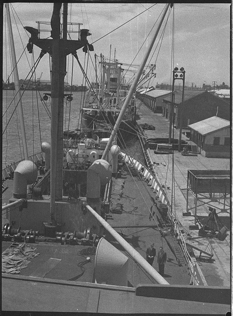 Idle port (1954)