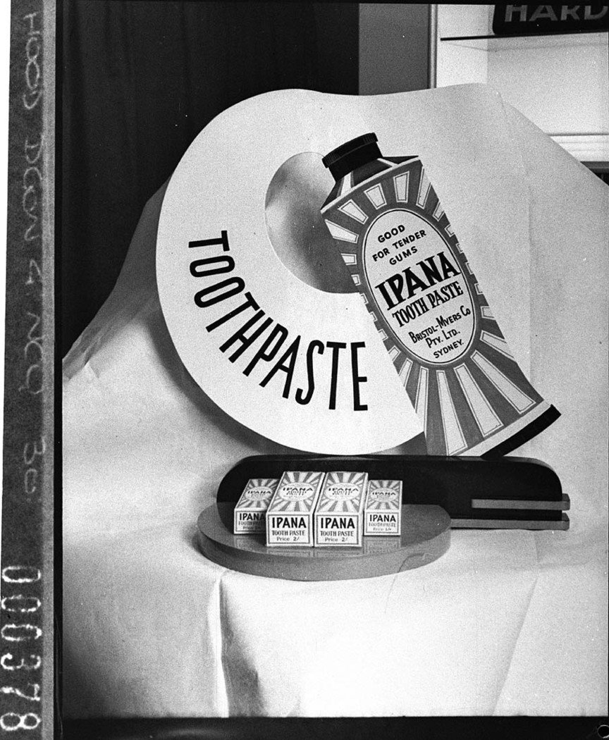 Ipana toothpaste display taken for Metropolitan Art Studios (1939)