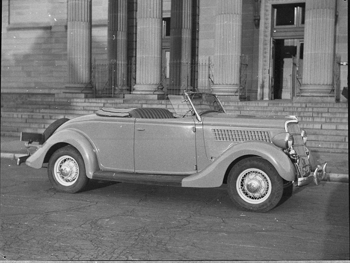 Keith Hamilton Ford roadster taken for AnivittiSchey (1937)