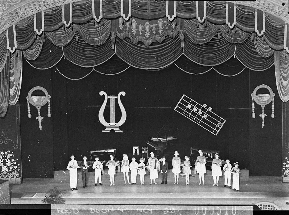 Kit Kat Band Capitol Theatre, Haymarket (1937)