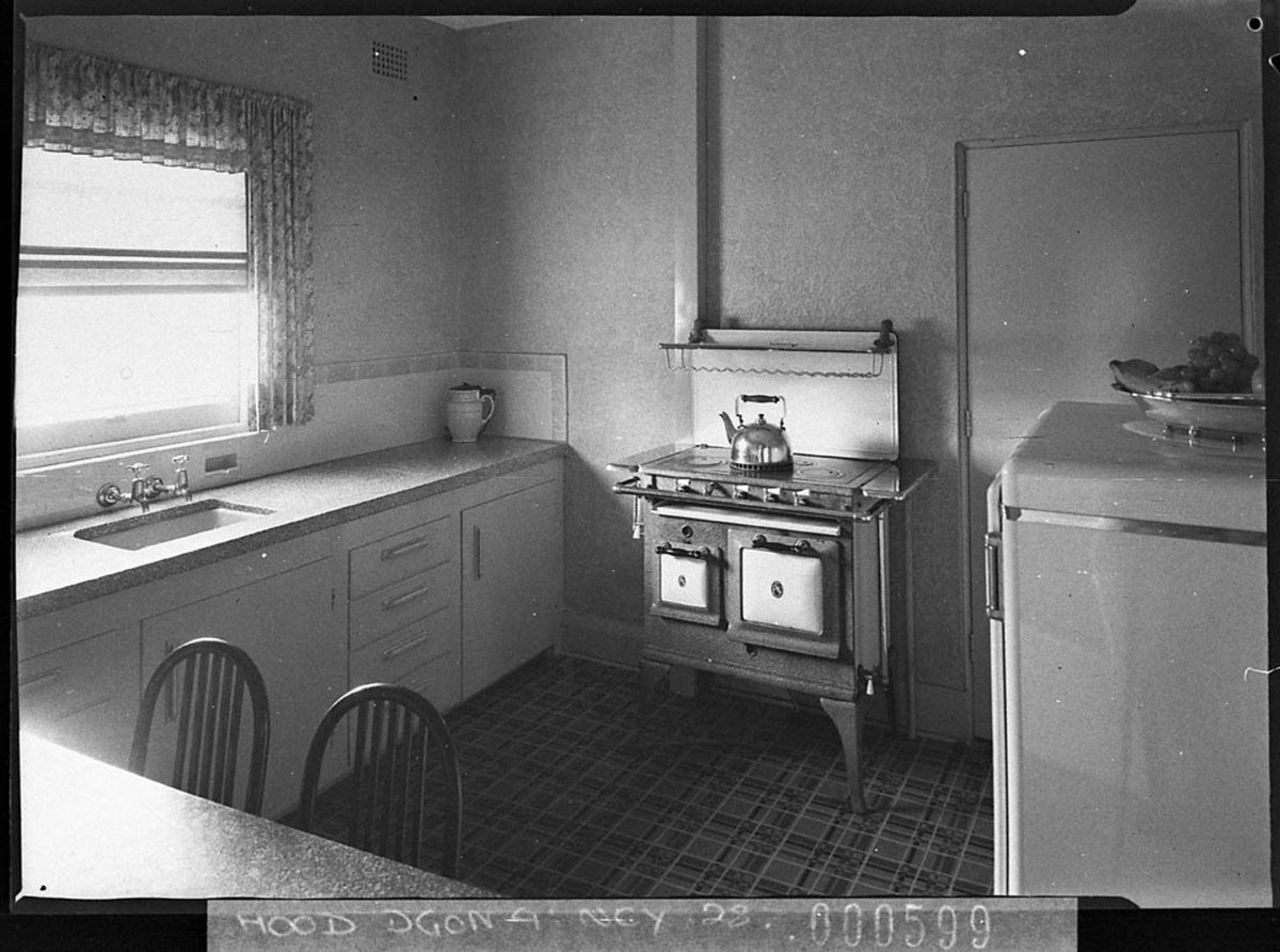 Kitchen in a house built by Mr Park builder of Roseville (1937)