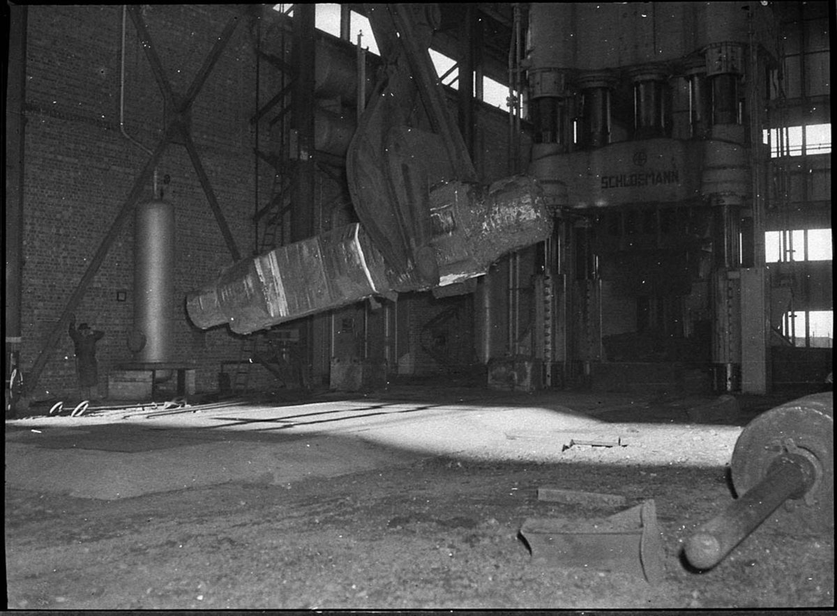 Large ingot at Comm Steel (1956)