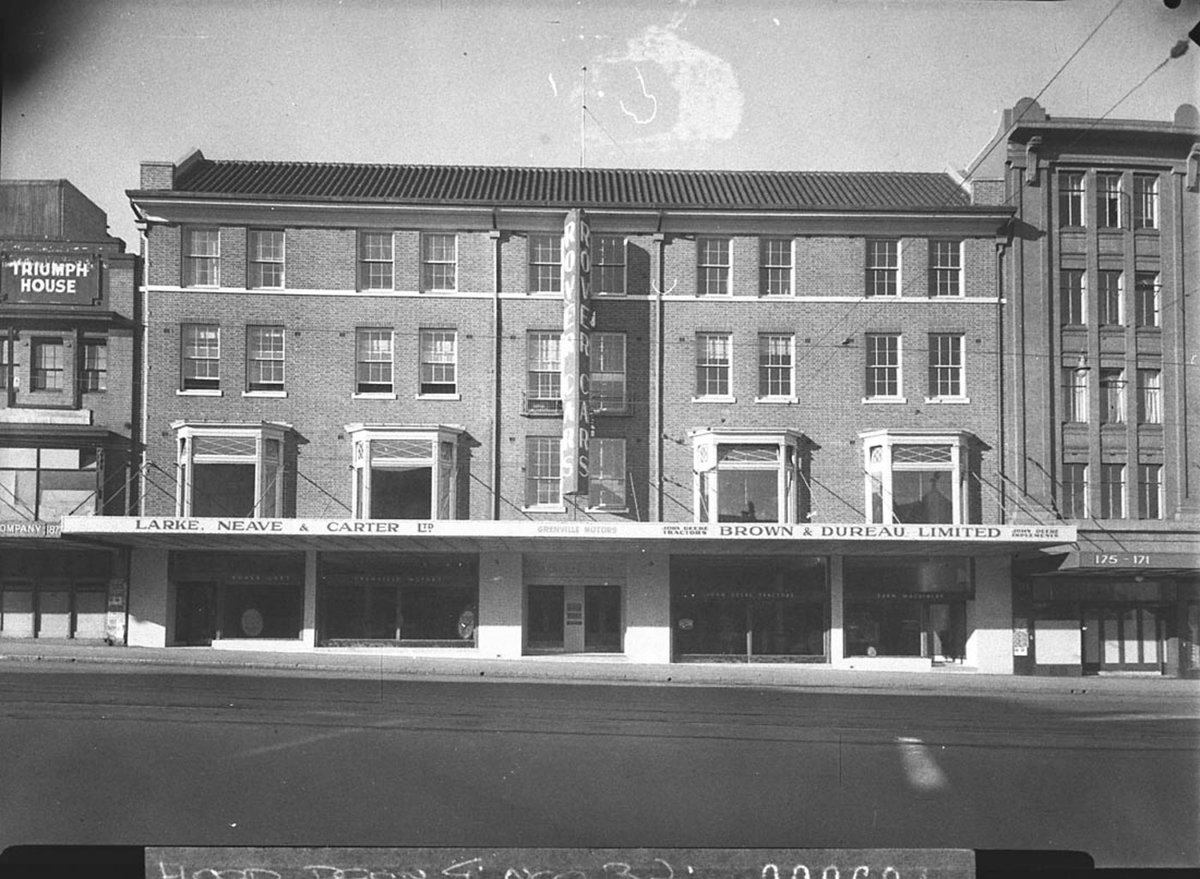 Larke Neave Carters and Brown Dureau Ltds showrooms in William Street taken for Mr Guille General Display Co, Sydney city centre (1947)