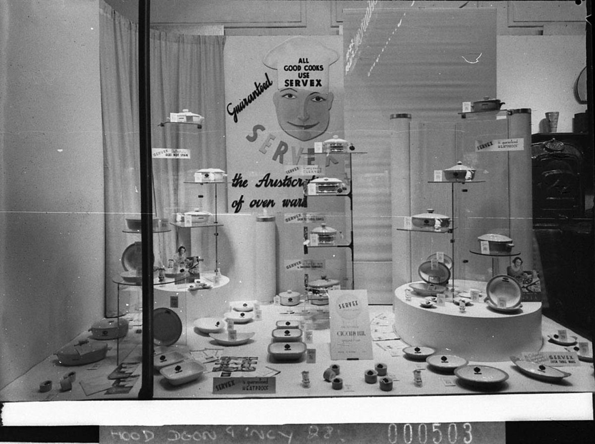Lazarus Rosenfelds window displays of Servex Ware (1937)
