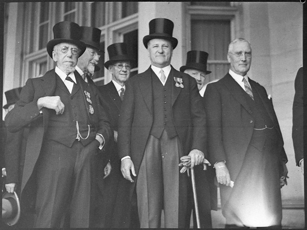 Levee at Government House, Sydney city centre (1938)