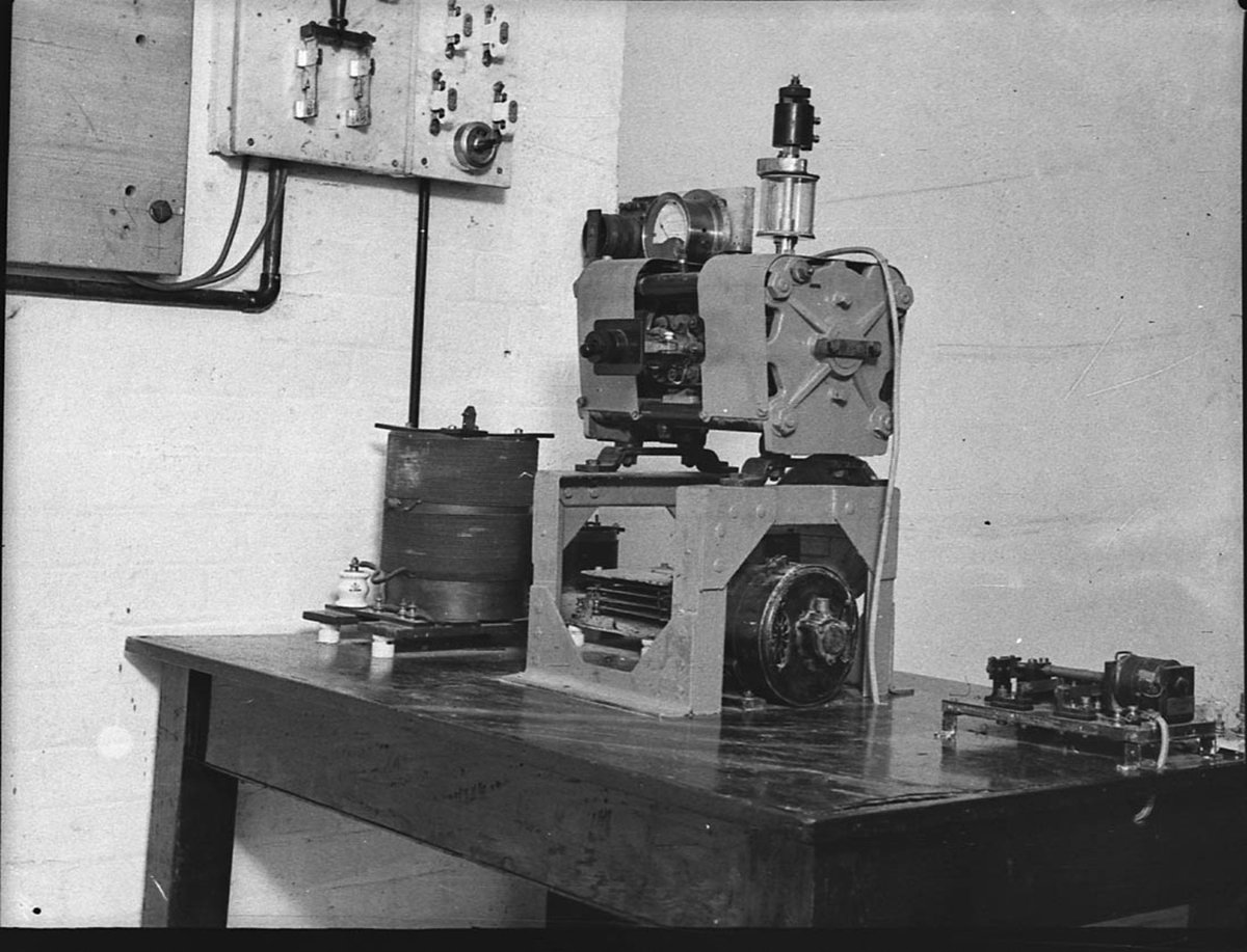 Machine (1938)