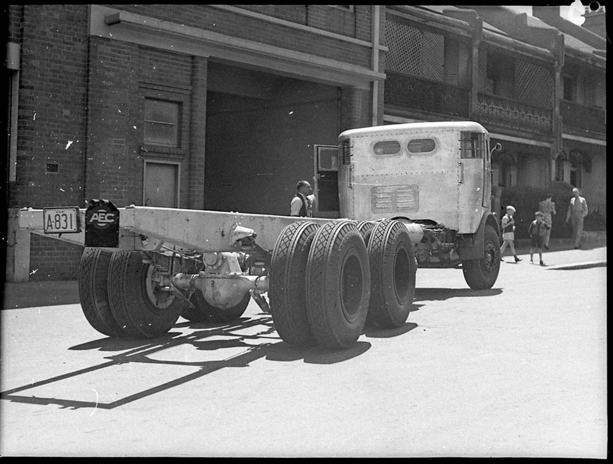 Mammoth chassis Peters Ice Cream (1947)