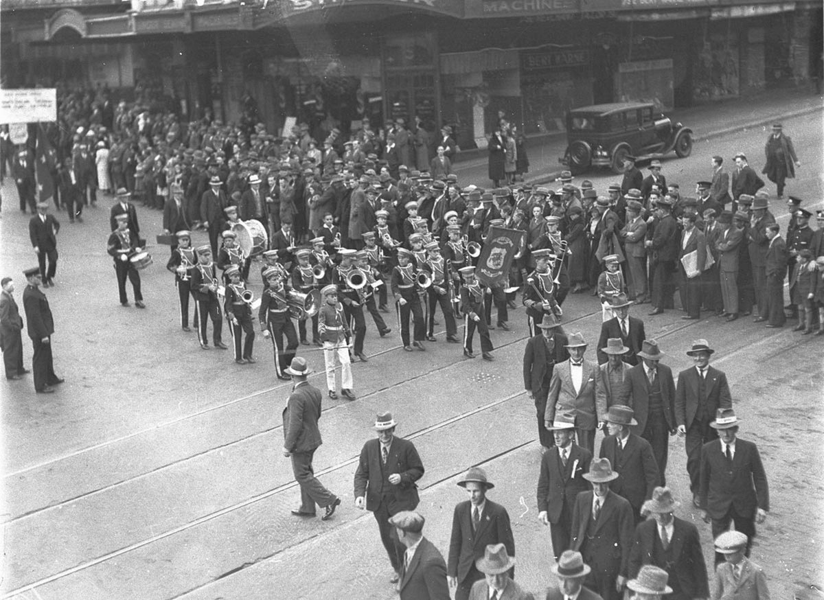 March of Labor rally turning from Park into Elizabeth Street, Sydney city centre (1930s)
