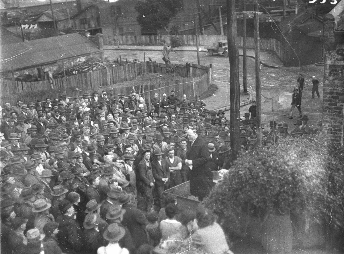 Mass rally listens to an election speech from Jack Lang (1934)