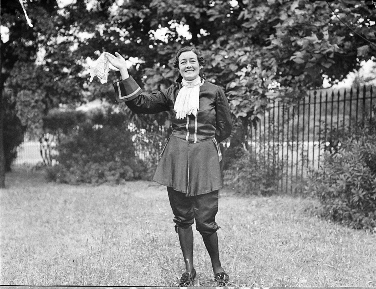 Miss Mullydu Conservatorium, Sydney city centre (1944)