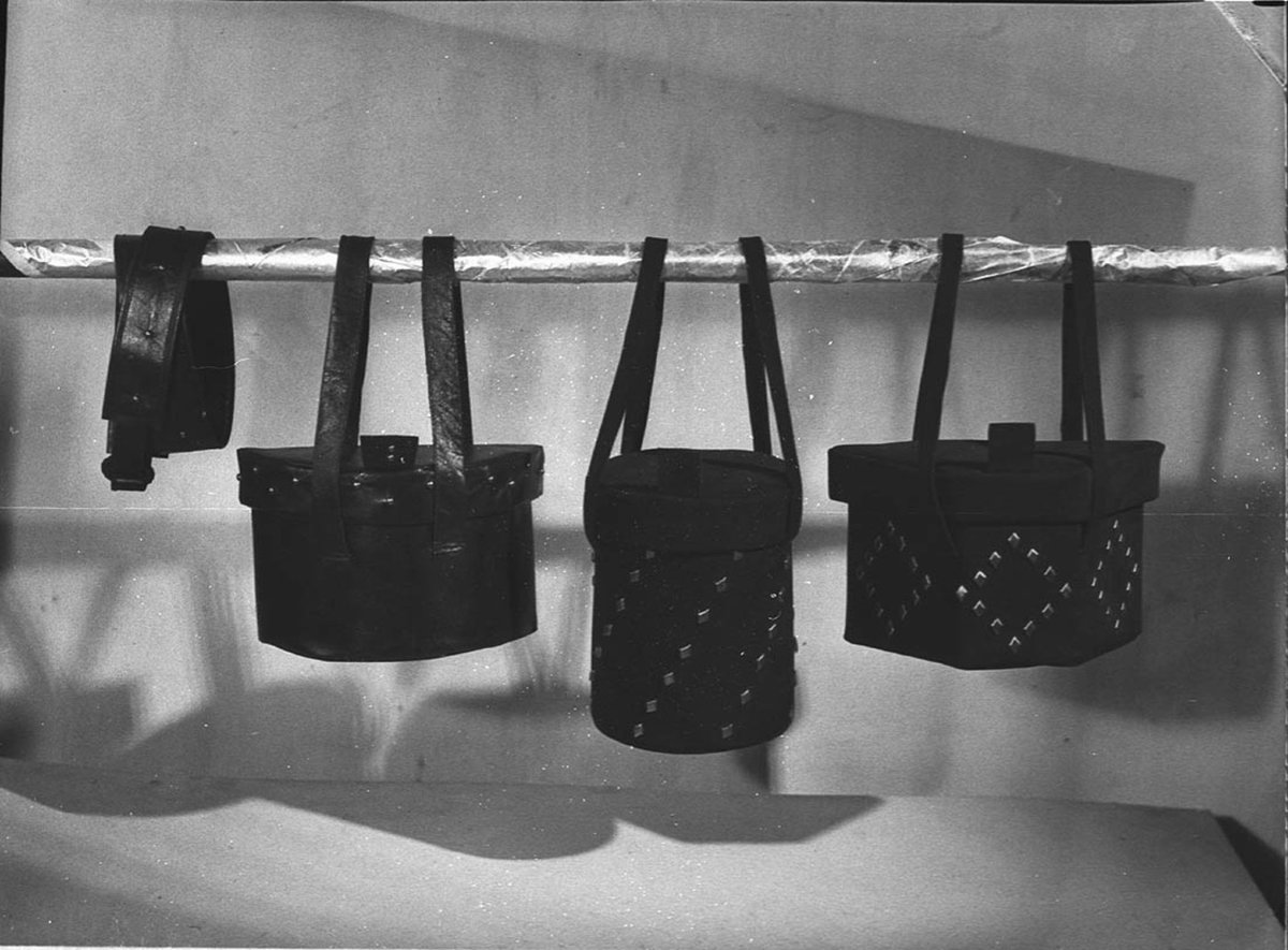 Miss Spight handbags (1946)