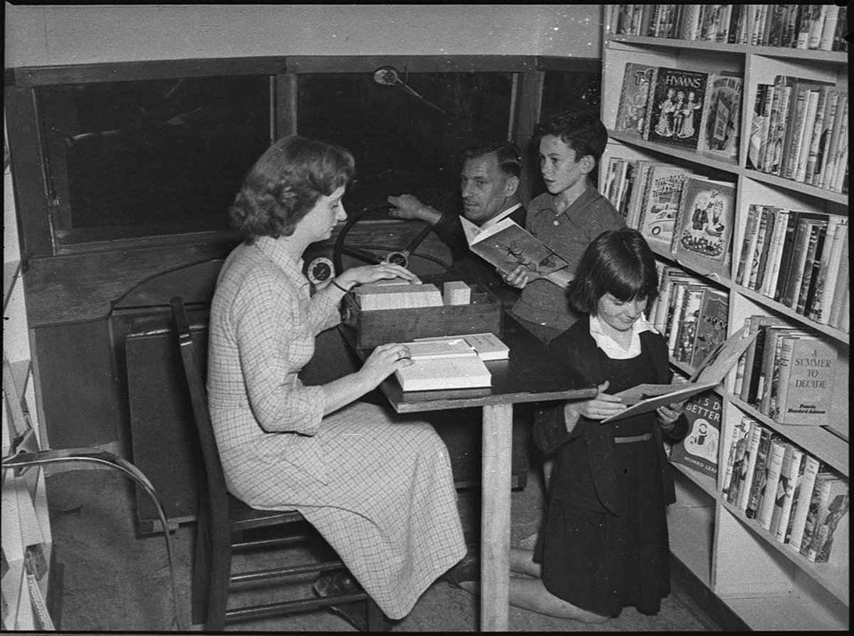 Mobile library (1950)