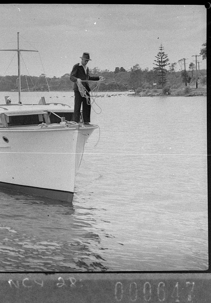 Moonmist moving up to its moorings at Pittwater (1937)