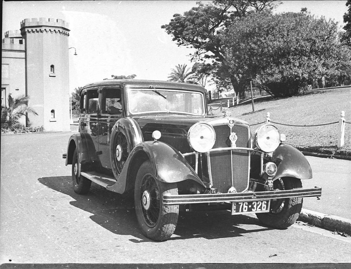 Morris Isis car taken for Telegraph classified ads Mr Williams (1936)