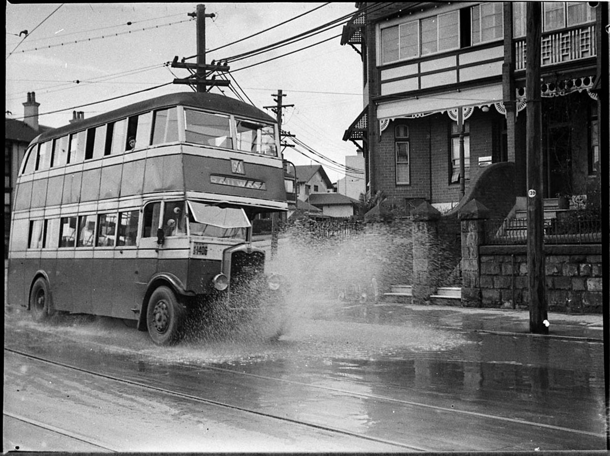 Motor buses (1937)