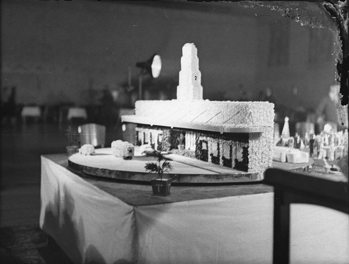 Movie Ball at Trocadero Regent Theatre table, Sydney city centre (1939)