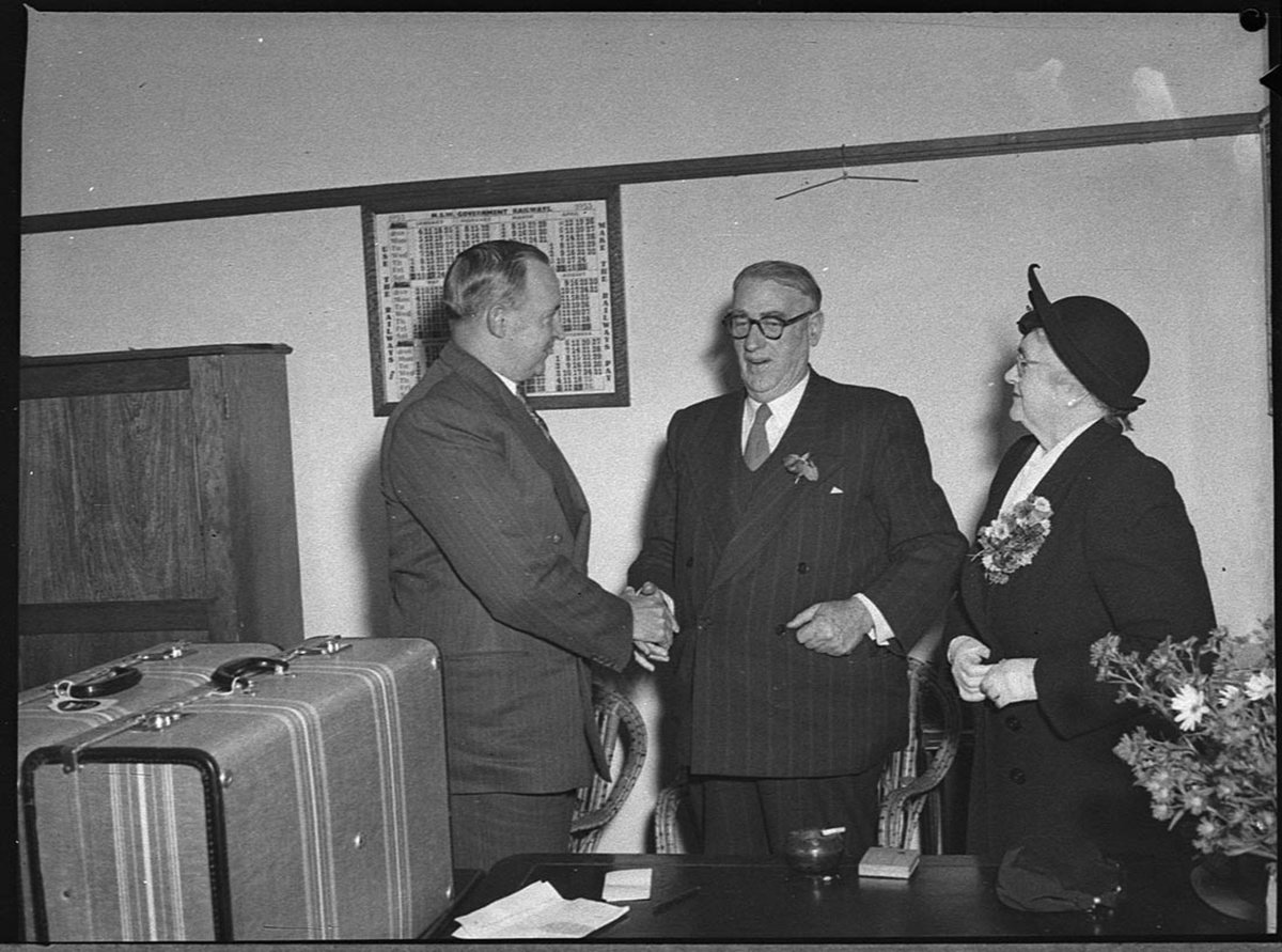 Mr Juchau farewelled (1953)