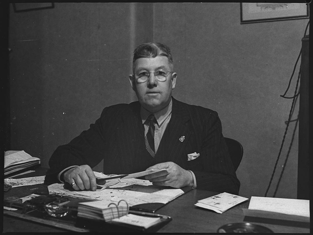 Mr Powell secretary Fishmongers Association taken for Mr French Retail Week (1947)