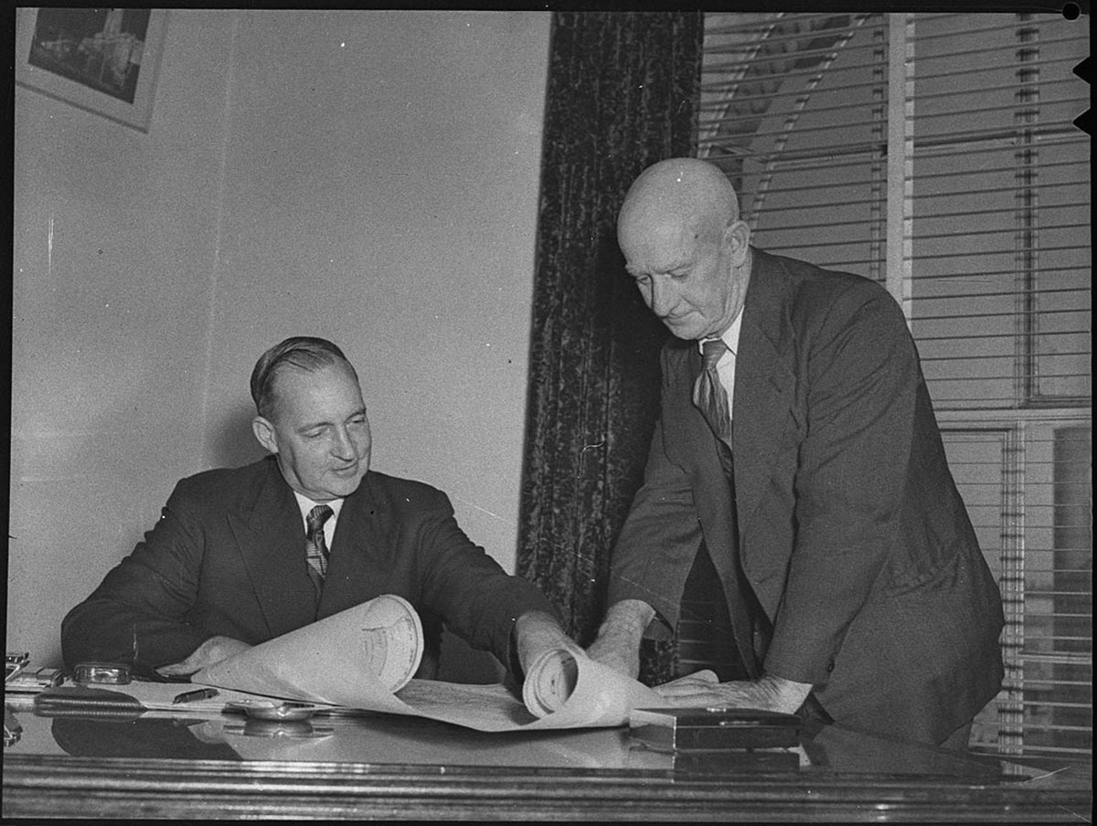 Mr Wetherell Minister for Transport at City Hall (1954)